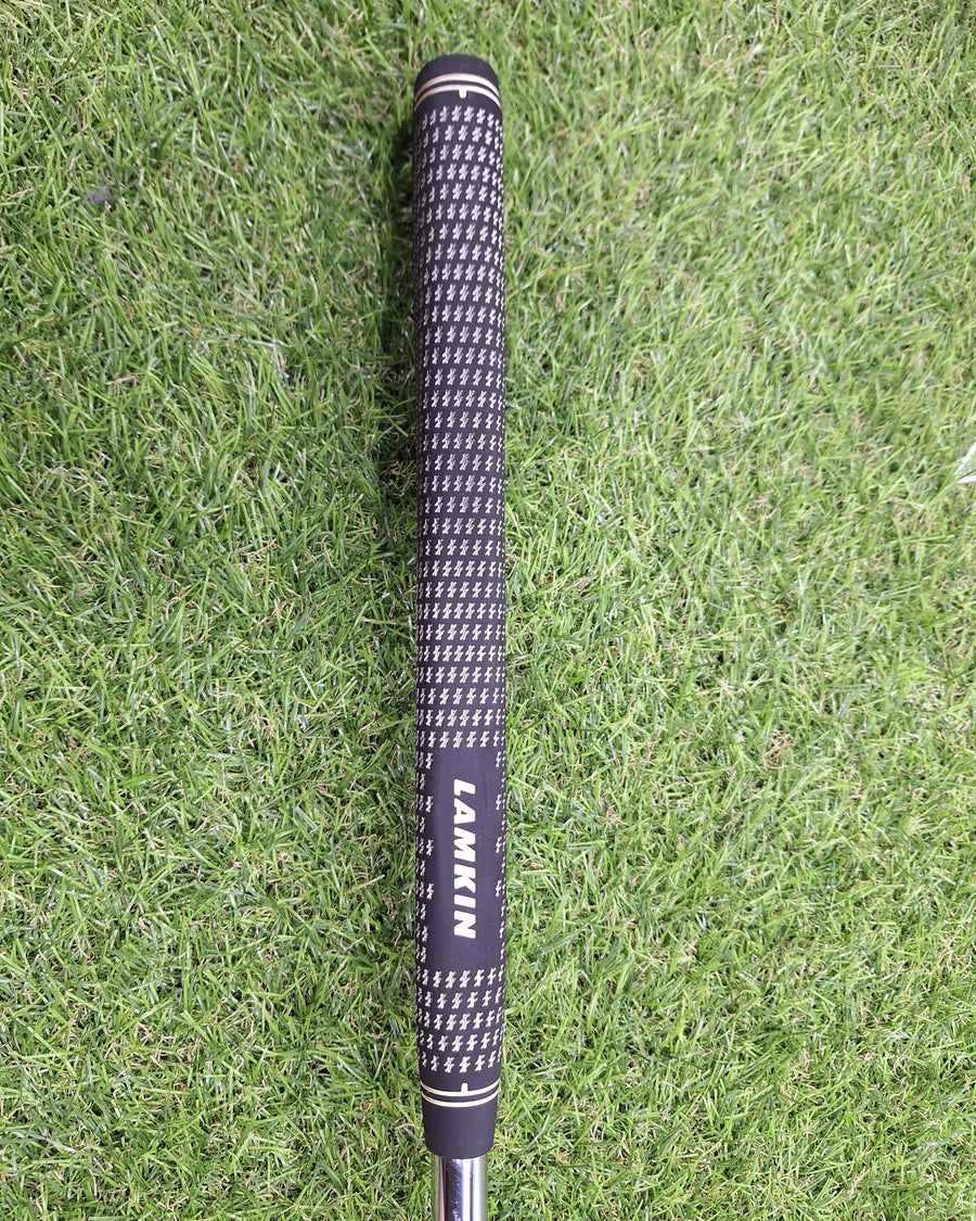 Yes! C-Groove Evelyn-12 Putter 34" Right Handed (USED)
