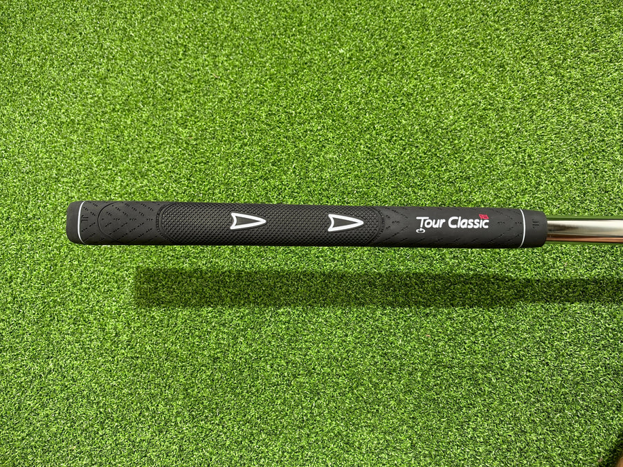 2015 Odyssey Works Versa Sabertooth Putter 34" (USED)