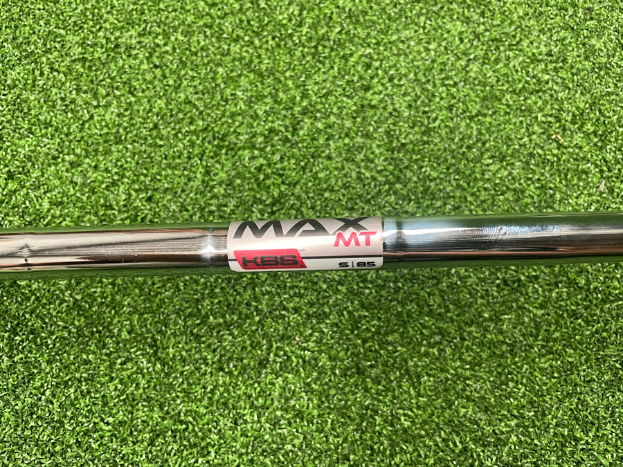 2021 TaylorMade SIM 2 6-9, PW Iron Set - grip detail