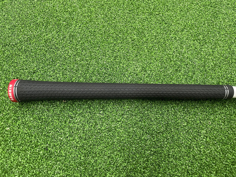 2023 TaylorMade Stealth 2 HD 19° 5 Wood - grip detail