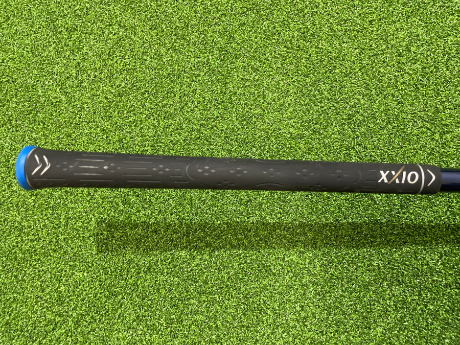 XXIO True Focus Impact Ladies 5 Iron (USED) - grip detail