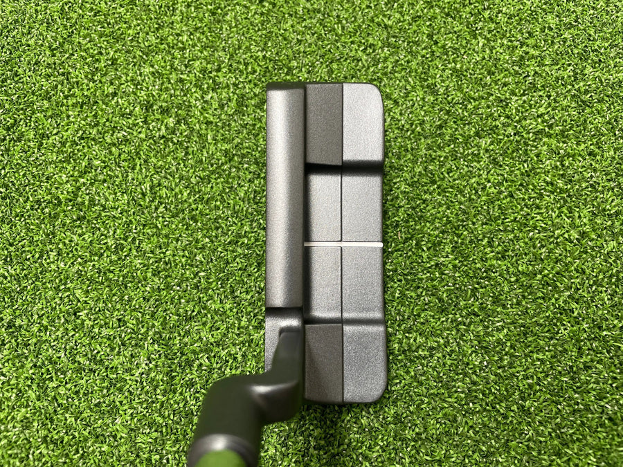 2025 Odyssey DFX #1 34" Putter With Headcover (LIKE NEW) - sole