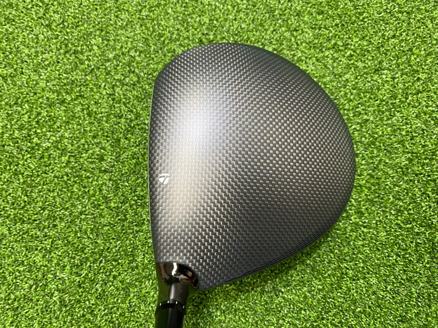 2025 TaylorMade Qi35 9° Driver With Headcover (LIKE NEW) - clubface