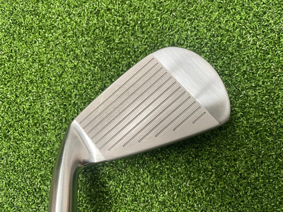 2017 Bridgestone Tour B JGR HF2 4 Iron (EXCELLENT) - back view