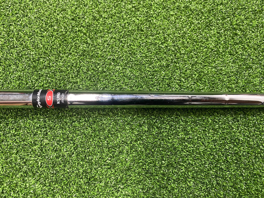 2009 TaylorMade R9 4 Iron (EXCELLENT) - grip detail