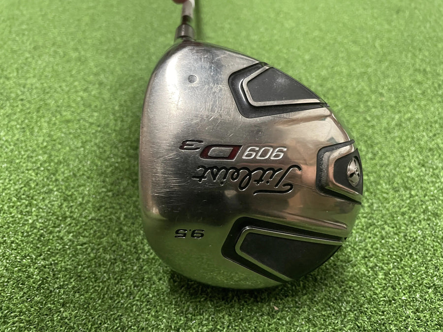 Titleist 909 D3 9.5° Driver - clubface