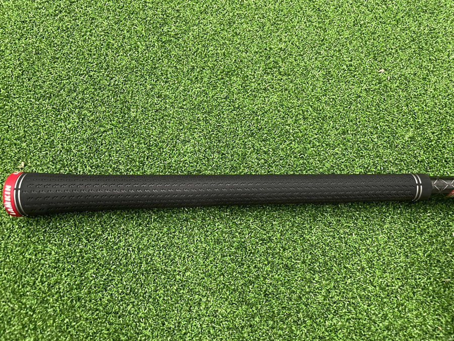 2022 TaylorMade Stealth Plus 22° 4 Hybrid - grip detail