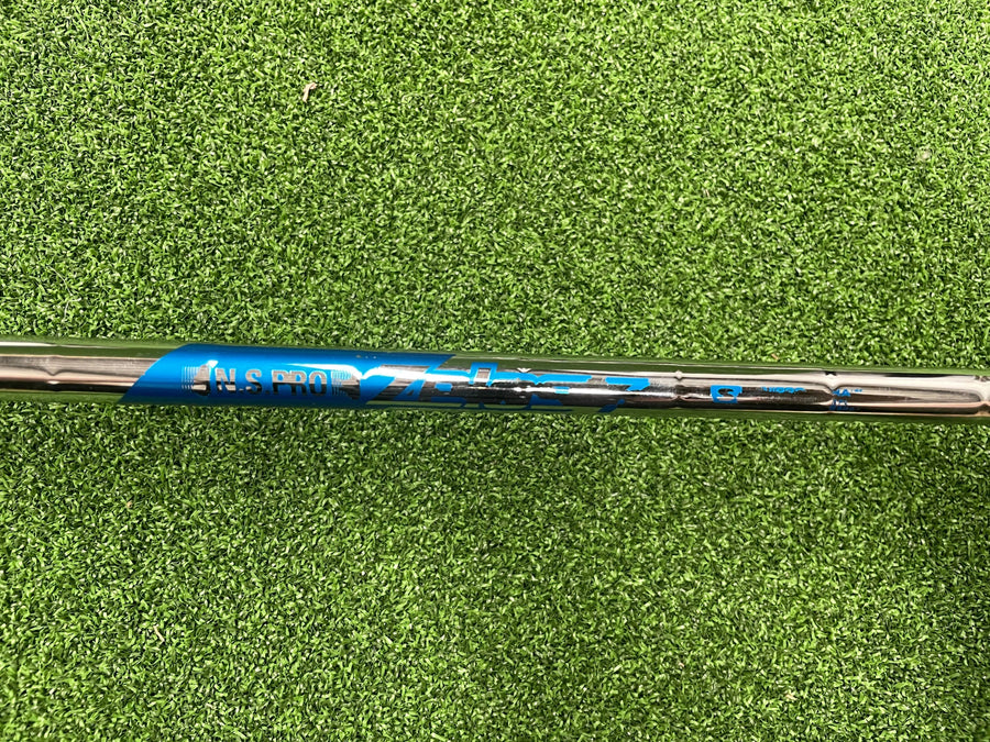 2020 Callaway Mavrik 6-9, PW Iron Set - grip detail