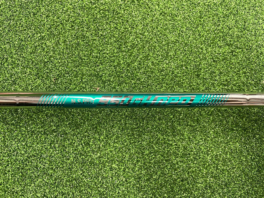 2023 TaylorMade P790 6-9, PW Iron Set - grip detail
