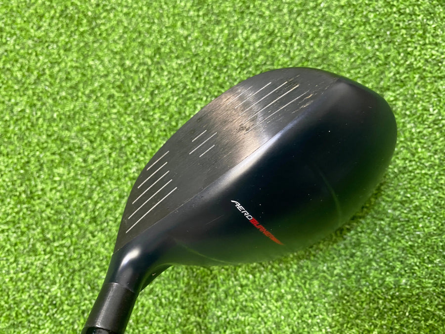 TaylorMade AeroBurner Black #3 Fairway 15° Stiff (USED) - sole