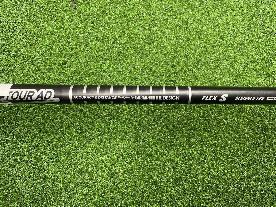 2022 Cobra LTDx LS 9° Driver With Headcover - grip detail