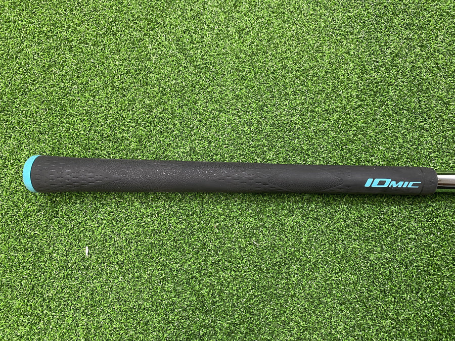 Titleist 913H #3 Hybrid 19° Stiff (USED) - grip detail