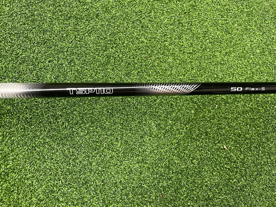 2020 Titleist TSi1 10° Driver With Headcover - grip detail