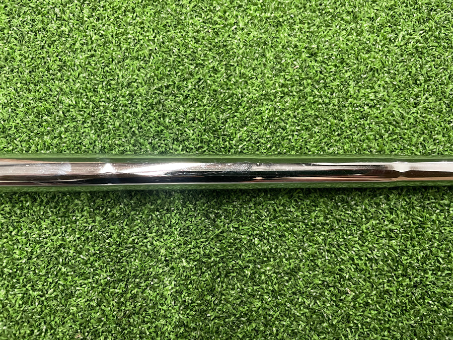 Cobra King WideSport 34" Putter - grip detail