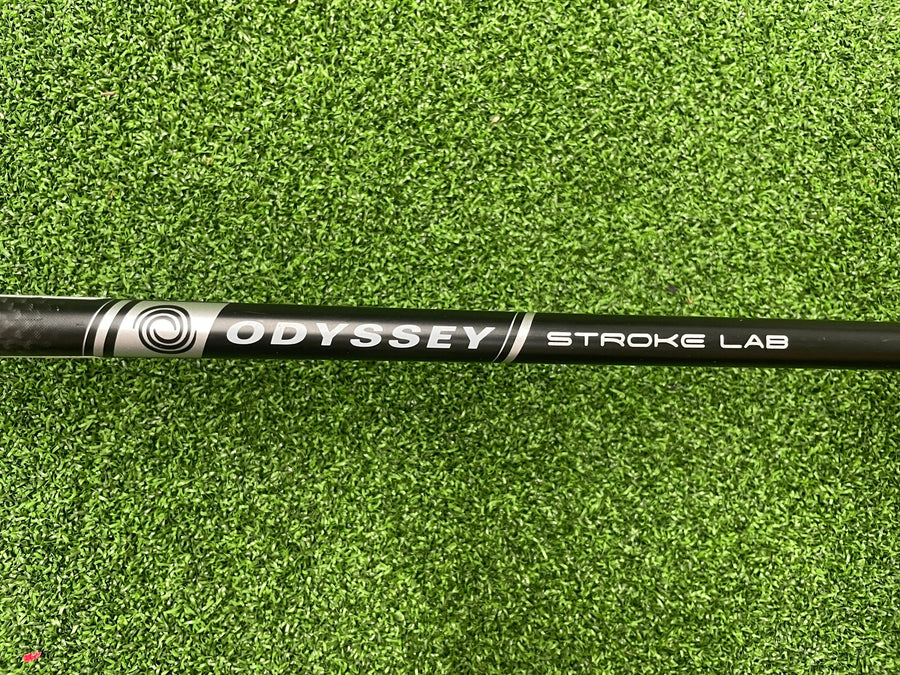 Odyssey Stroke Lab V-Line 34" Putter - grip detail