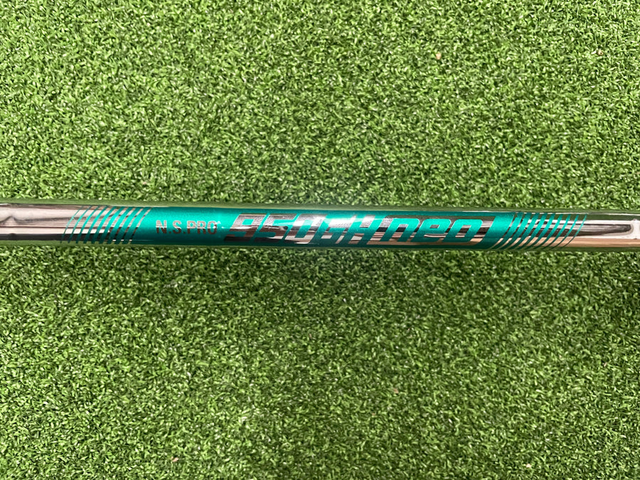 2023 Callaway Paradym 6-9, PW, AW Iron Set - grip detail
