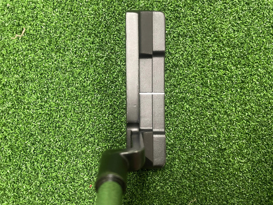 2018 Odyssey Stroke Lab 2M CH 34" Putter - sole
