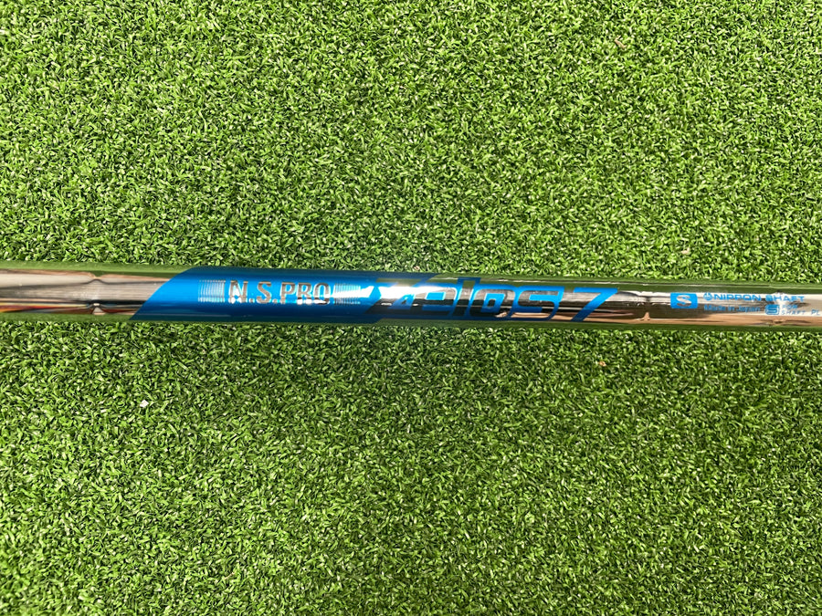 2023 Callaway Paradym Max Fast 6-9, PW Iron Set - grip detail