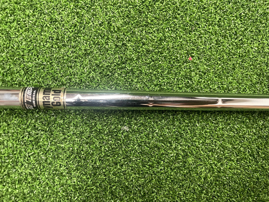 Cleveland RTX 4 Wedge 56 Left Handed - grip detail