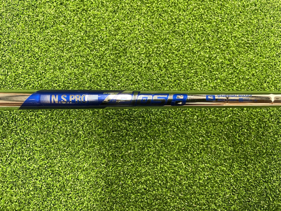 2021 Callaway Apex 6-9, PW Iron Set - grip detail