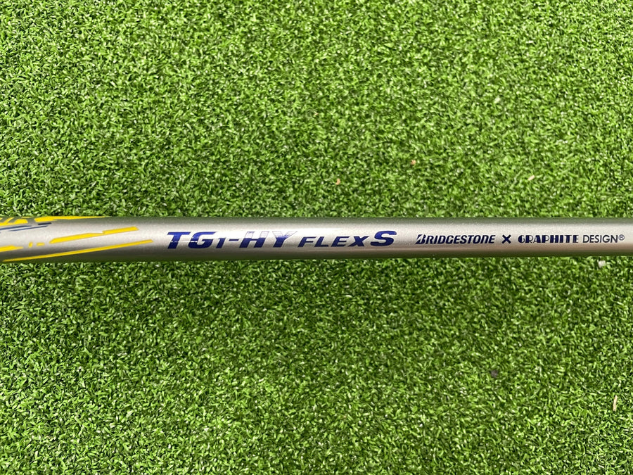 2019 Bridgestone Tour B JGR 19° Hybrid Left Handed - grip detail