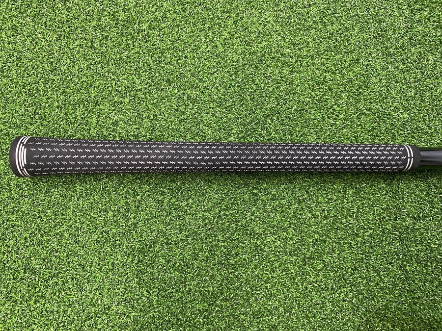 2024 Cobra Dark Speed LS 10.5° Driver With Headcover (EXCELLENT) - grip detail