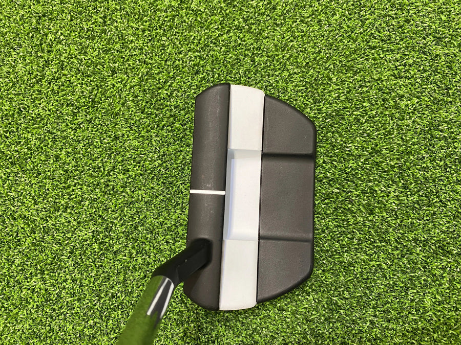 2023 Odyssey White Hot Versa Three T 35" Putter (EXCELLENT) - sole