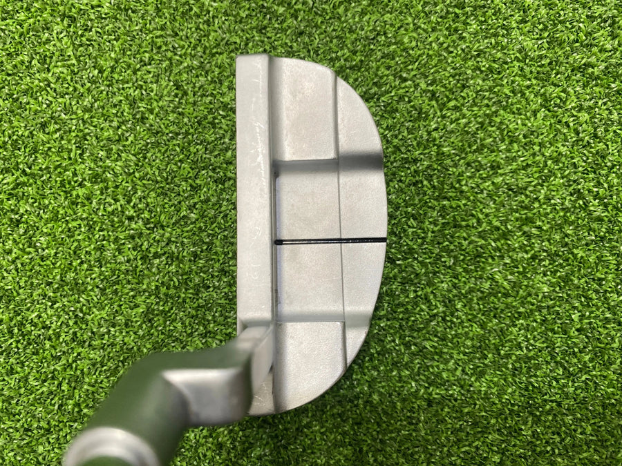 Nike Method Model Core 34" Putter With Headcover (EXCELLENT) - sole