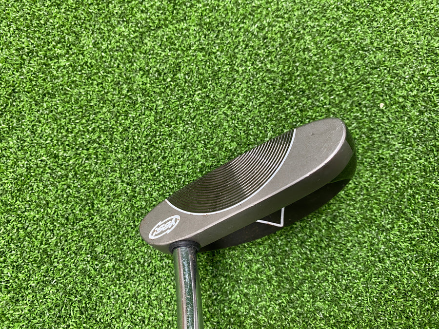 Yes! C-Groove Victoria 33" Putter - shaft detail