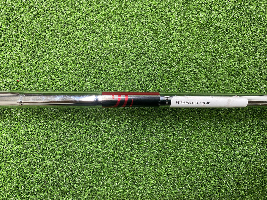 Odyssey Metal-X #1 Putter 34" (LIKE NEW) - grip detail