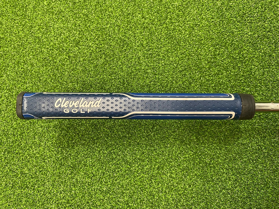 2021 Cleveland Huntington Beach #11 35" Putter - grip detail