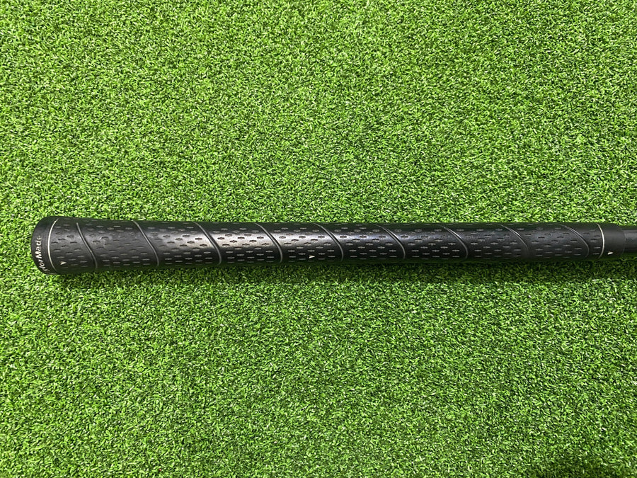 TaylorMade R360 XD 10.5° Driver - grip detail