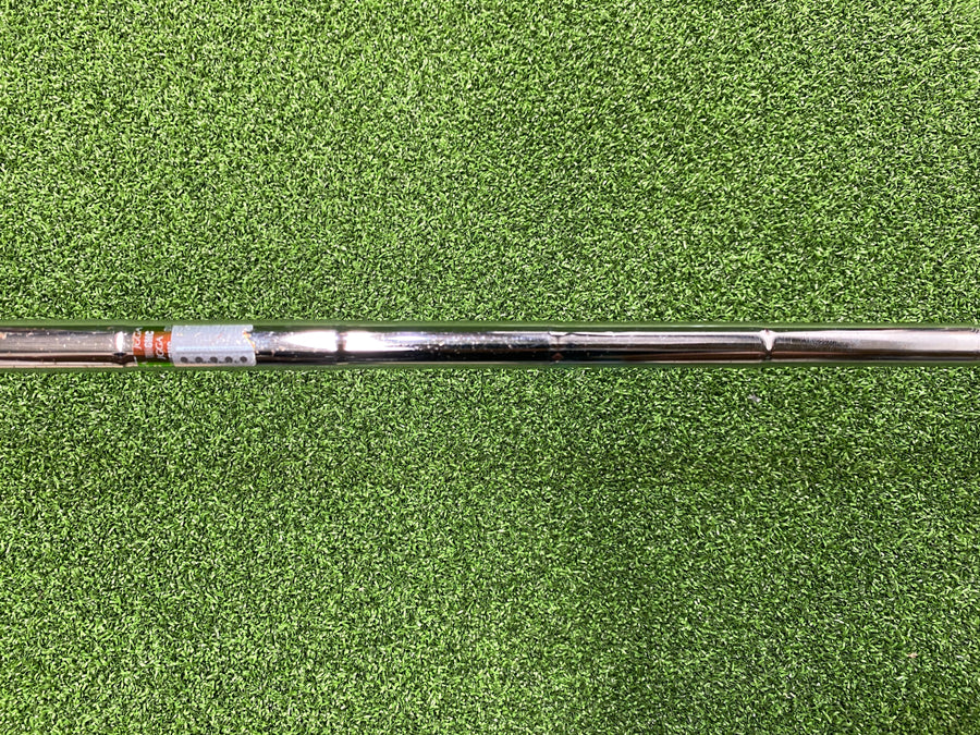 Odyssey Metal-X Milled 9HT 34" Putter - grip detail