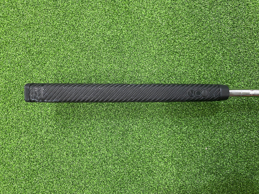Scotty Cameron Pro Platinum Del Mar Three Putter 33" (USED) - grip detail
