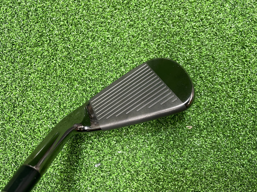 TaylorMade Burner Forged 6 Iron - grip detail