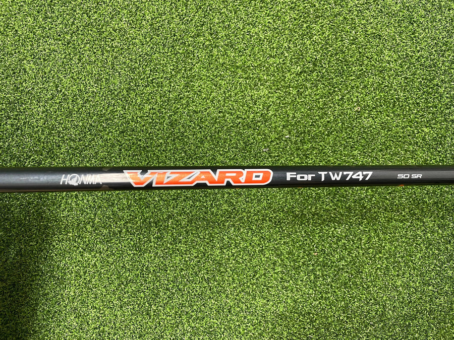 HONMA TW747 10.5° Driver - grip detail