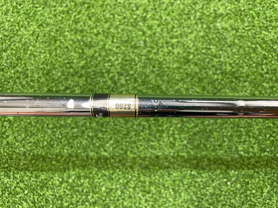 TaylorMade 2006 R7 Forged 5 Iron - grip detail