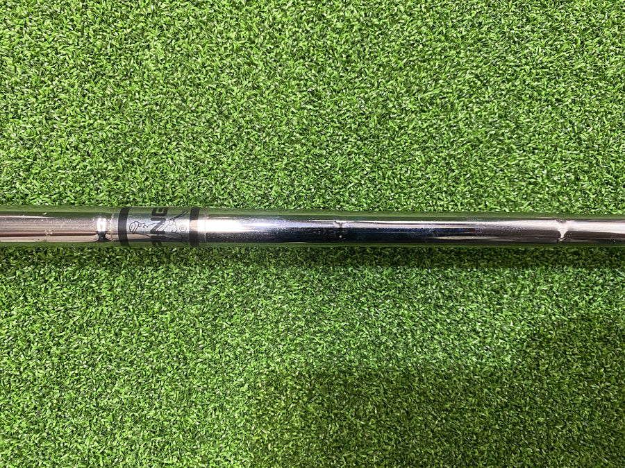 PING B60 Putter 35 - grip detail