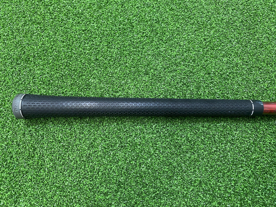 2014 Titleist 915F 18° 5 Wood - grip detail