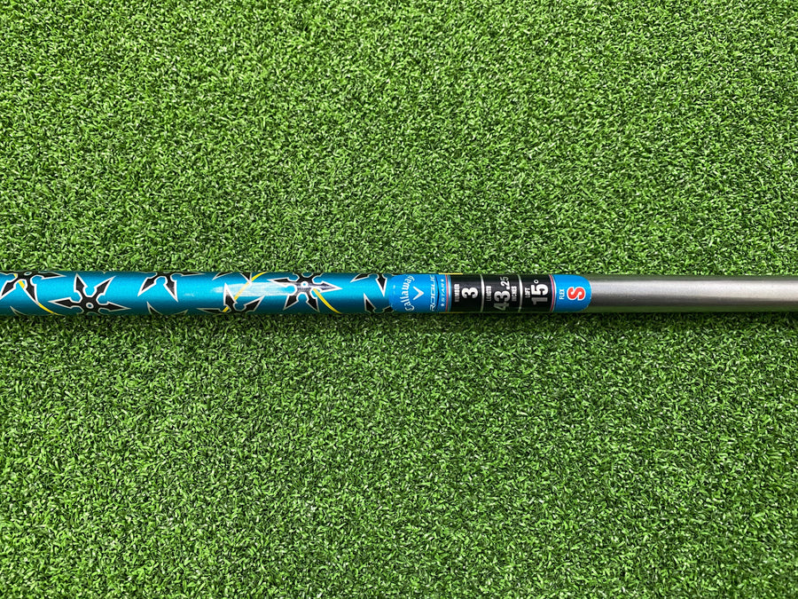 Callaway Rogue Star 3 Fairway 15° - grip detail
