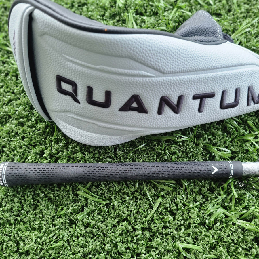 Callaway Quantum Triple Diamond Driver 9° Extra Stiff (Ex Demo) - headcover and grip