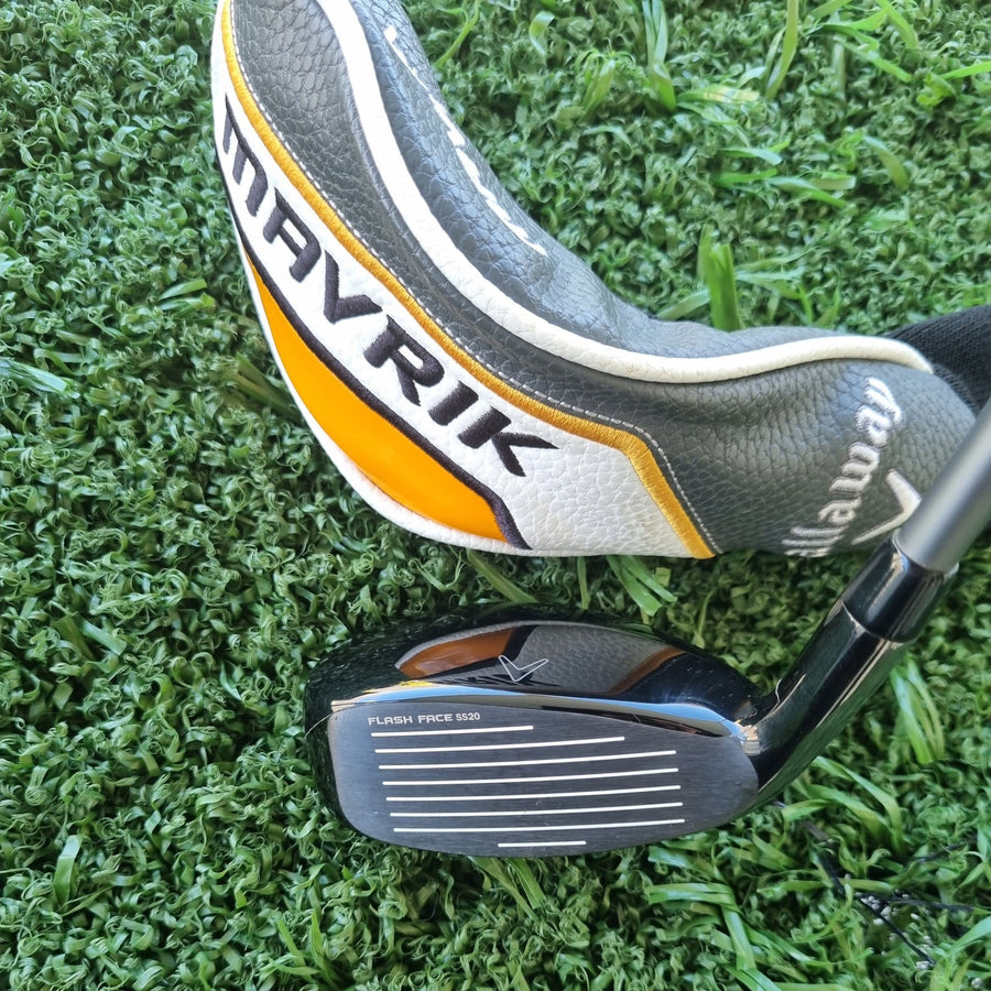 Callaway Mavrik Hybrid #4 Stiff Right Handed (USED) - address view with headcover