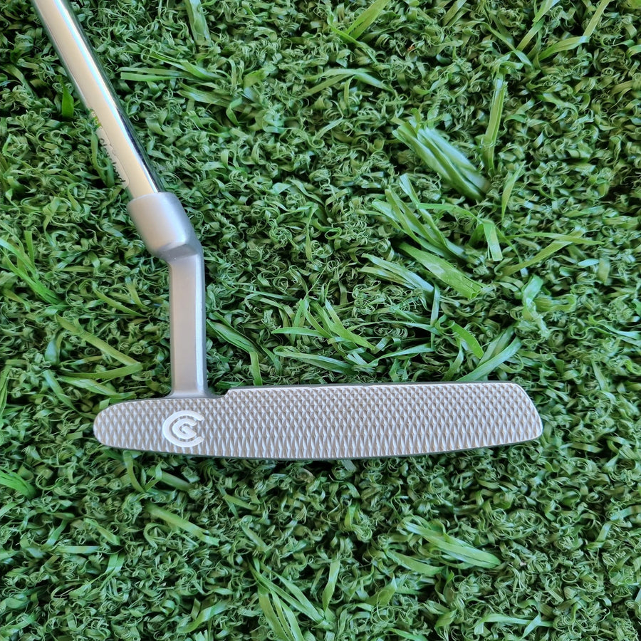 Cleveland Huntington Beach Collection #1 Putter Left Hand 35" (NEW) - sole view