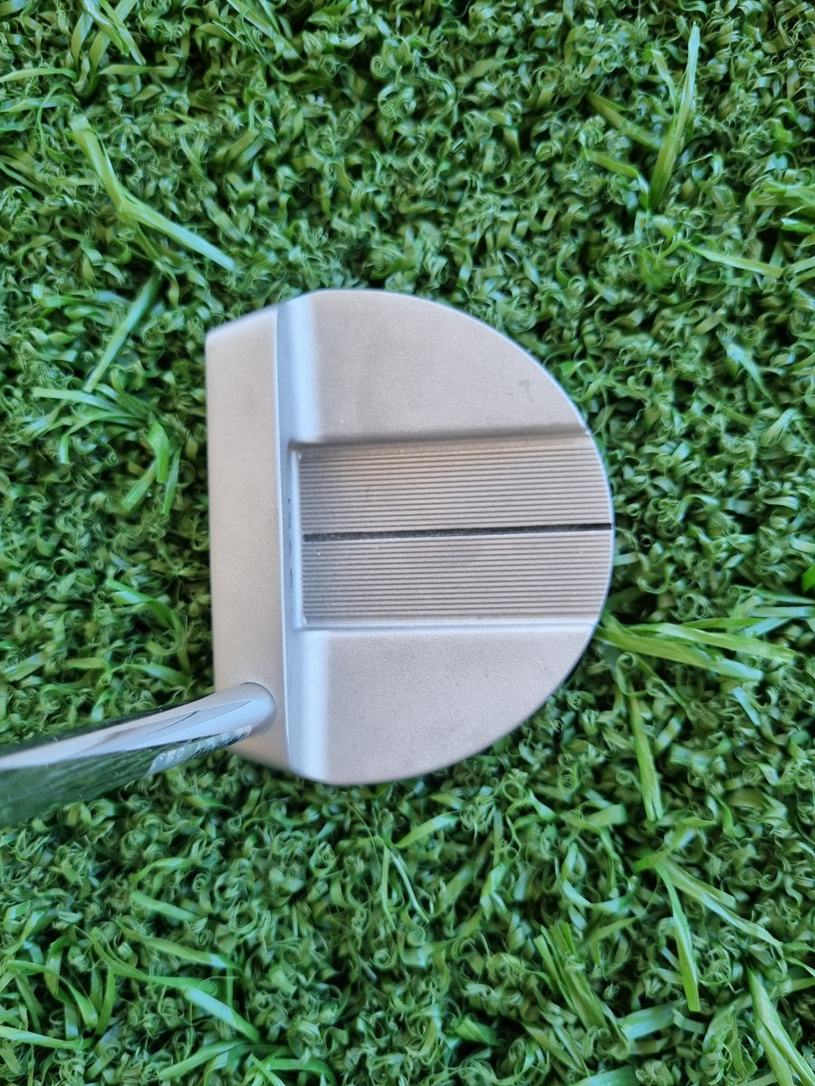 Cleveland Huntington Beach Soft 14 Putter 35" (NEW – Display Stock) - sole