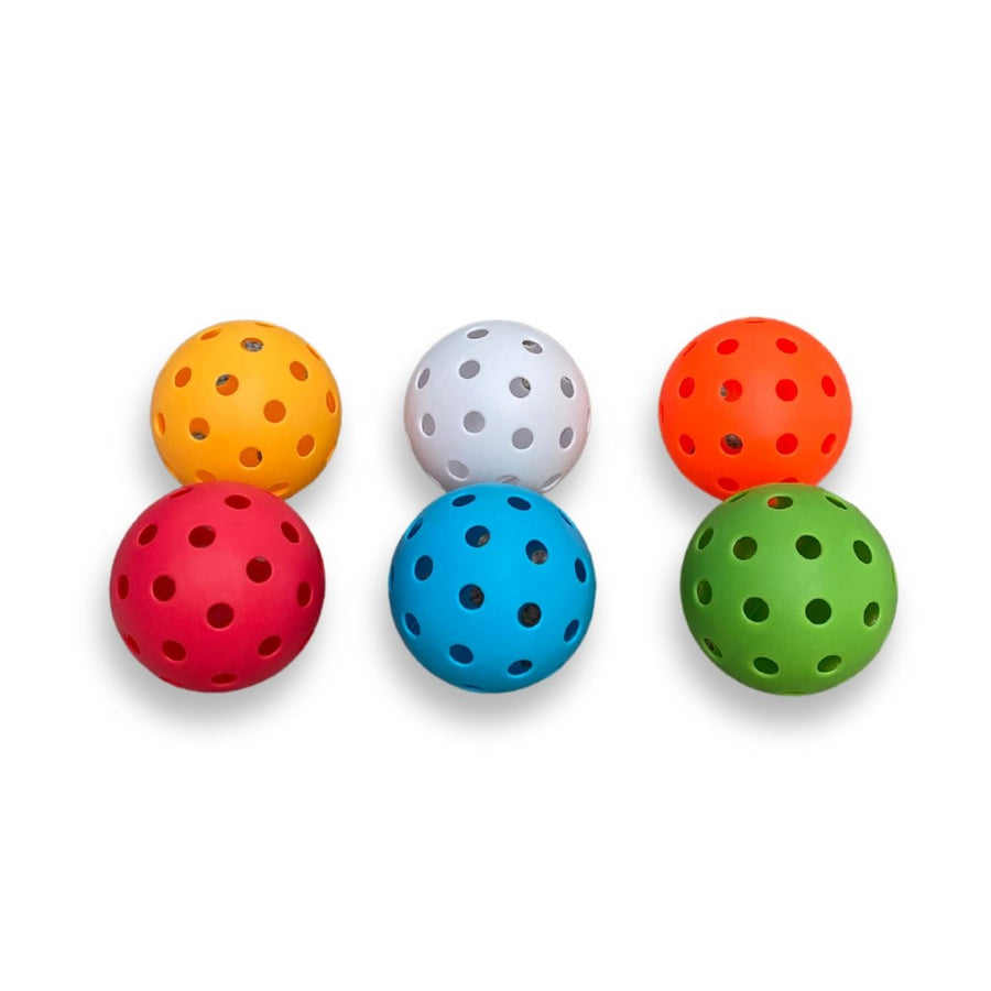 BucketGolf Balls