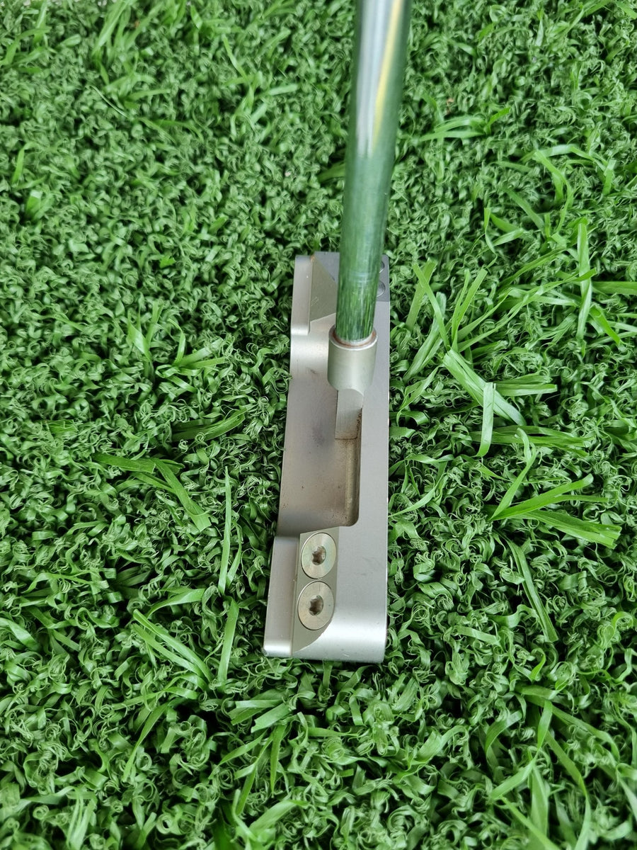 L.A.B. Golf Link.1 Putter 34" Right Handed (USED) - top view and shaft